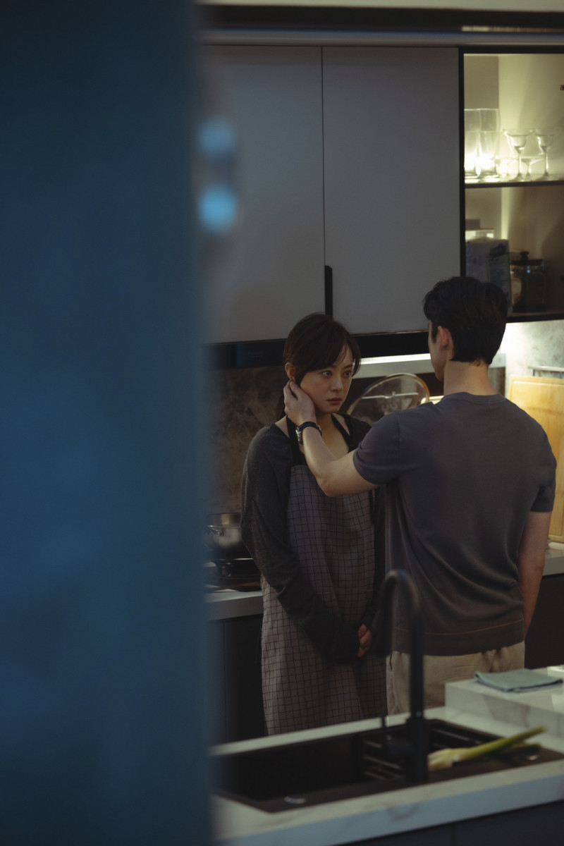 孫儷（左）在《危險關係》一步步落入吳慷仁的陷阱。（愛奇藝國際站提供）