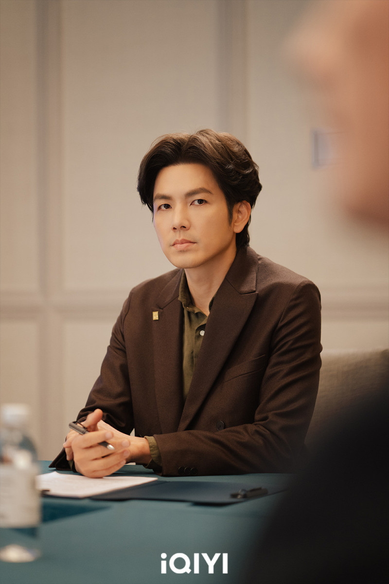 鐘漢良在《蜜語紀》飾演「紀封」。（愛奇藝國際站提供）