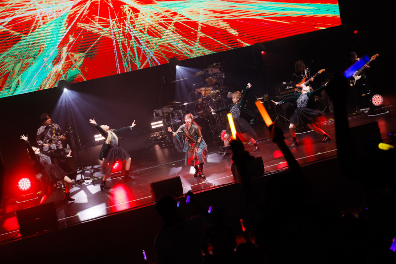 水樹奈奈在台北公演上又唱又跳。（Amuse、Hannah Eto SHERPA+ 提供）
