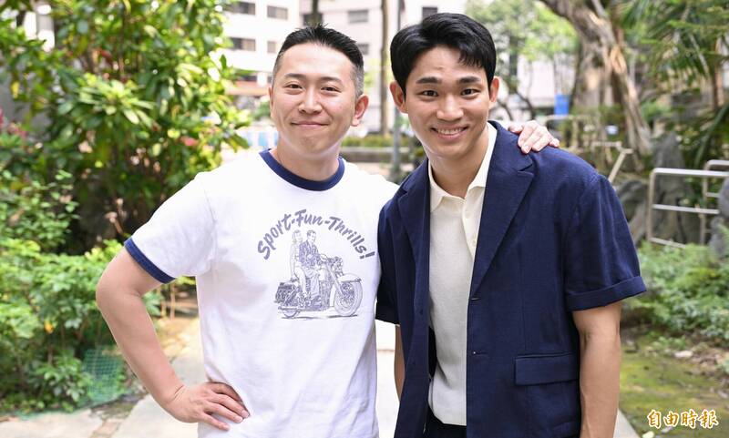 朴俊浩（左）、曹有鉉都分別來過台灣，也都曾經放過天燈。（記者潘少棠攝）
