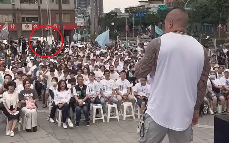 黃國昌造勢現場「真」難看 四叉貓抖館長助攻真相