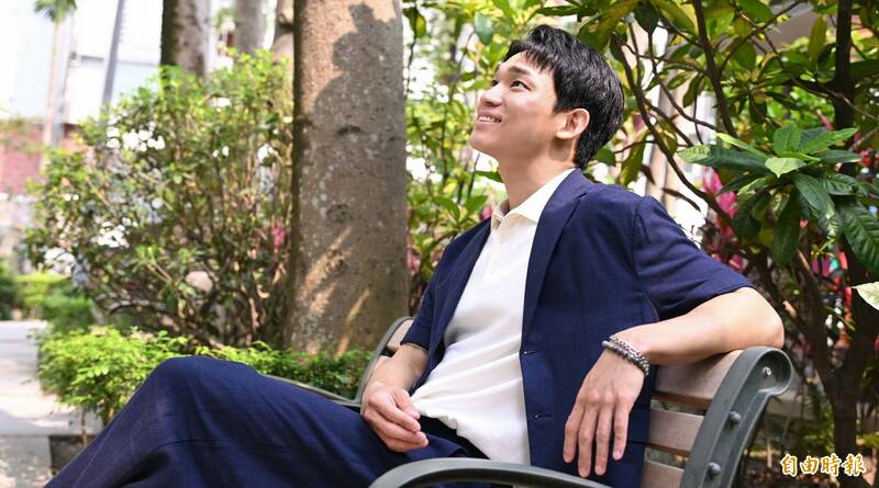 3670專訪二》曹有鉉自嘲「像被揍的金秀賢」 辭掉游泳教練簽經紀約：職業欄是演員了