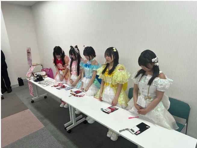 日本女團粉絲會 0人到場畫面辛酸