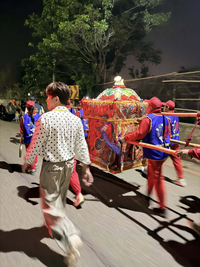 土地公衝向許志豪！相隔1年再續前緣 翁鈺鈞神隱內幕曝光