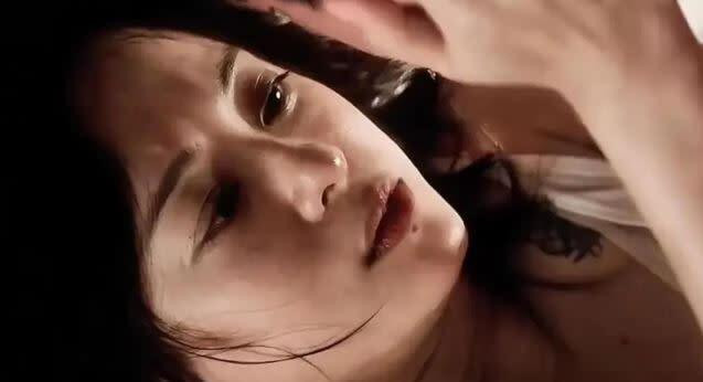 孫儷和吳慷仁在《危險關係》有大尺度親密戲。（翻攝自微博）