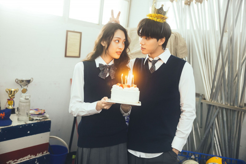 清新女歌手「學長」竟是男團偶像 遭爆充滿反差魅力