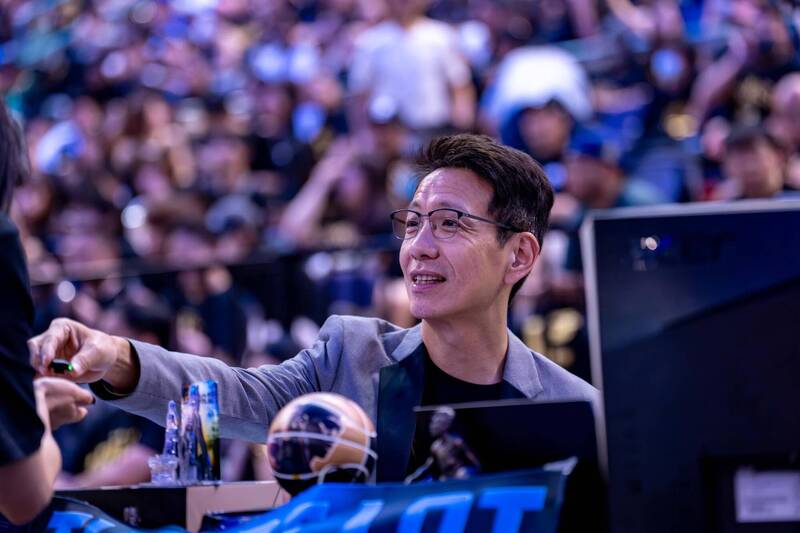 6年前被外商裁員  前體育主播田鴻魁不怨懟不懼怕