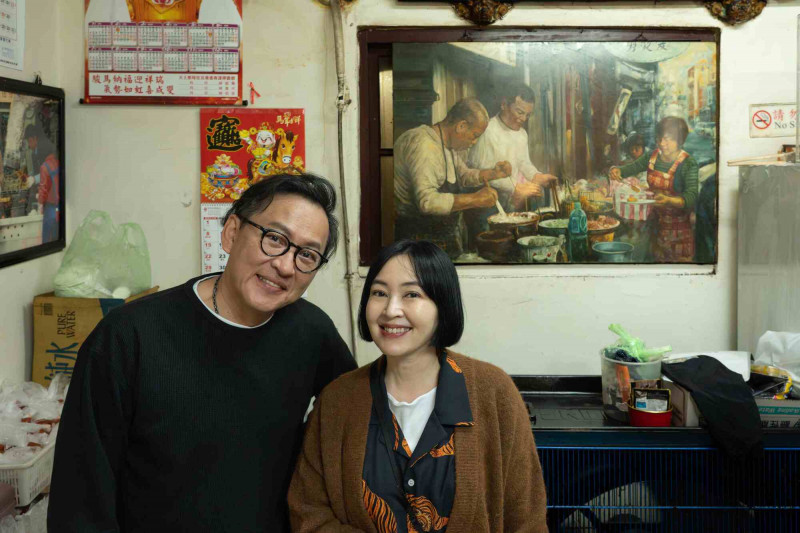 蔡燦得（右）揭詹姆士私下真面目。（東森綜合台提供）
