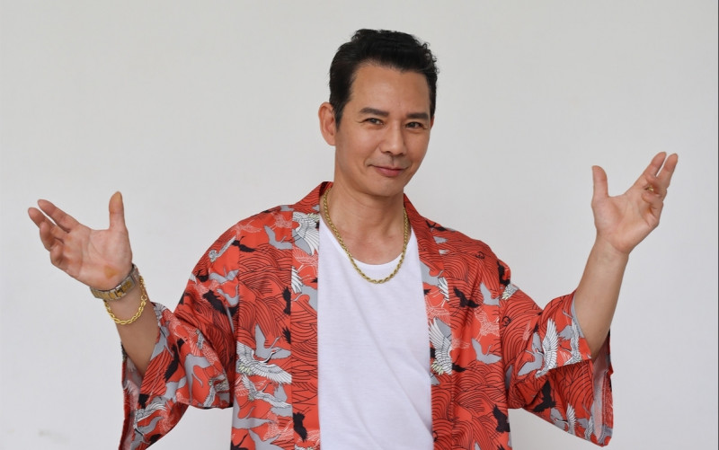 八點檔男星「肌肉爆大一圈」驚呆劇組  58歲凍齡模樣曝光