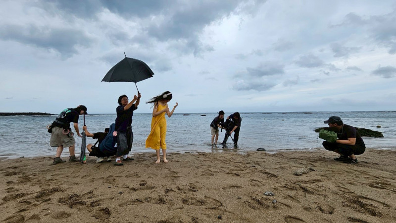 正妹新人「21字」最長歌名掀議 遇颱風超狼狽模樣曝光