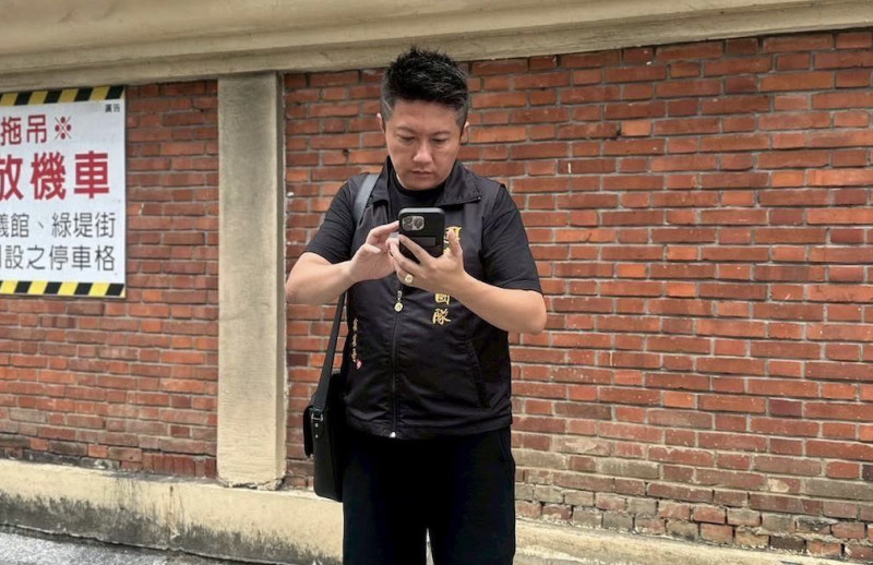 兒女透過法院拒養？76歲阿公慘背醫療債 賓賓哥霸氣出手