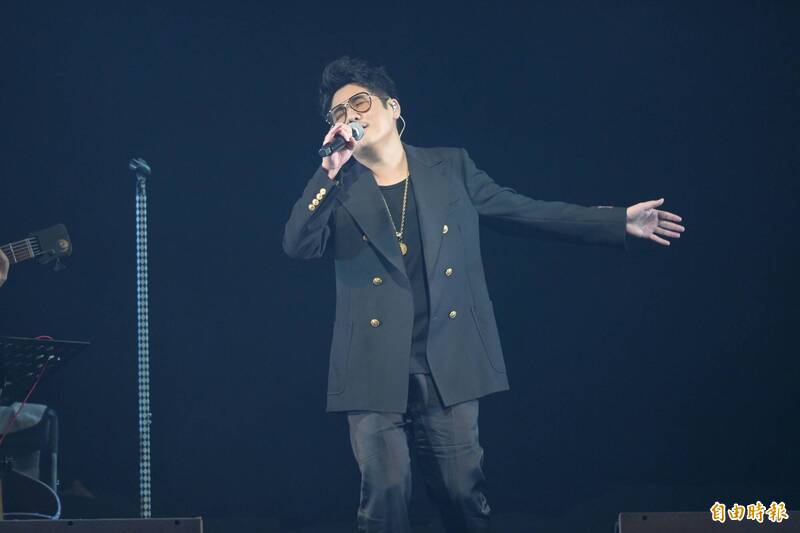 曹格「出櫃」突喊：我是Gay？緊急刪文揭真相