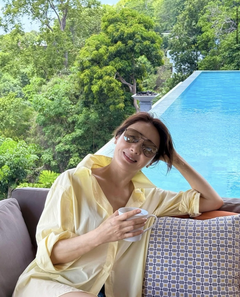 香港玉女黎姿和家人去度假。（翻攝自IG）