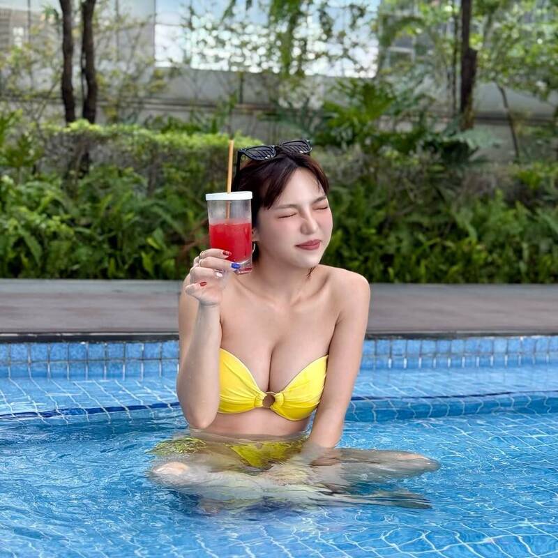 超狂！何美護照被偷直飛越南 33歲生日驚喜連發