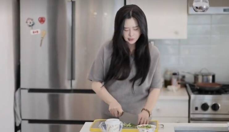 王祖賢溫哥華寓所首曝光 巨型廚房親自煮菜做飯