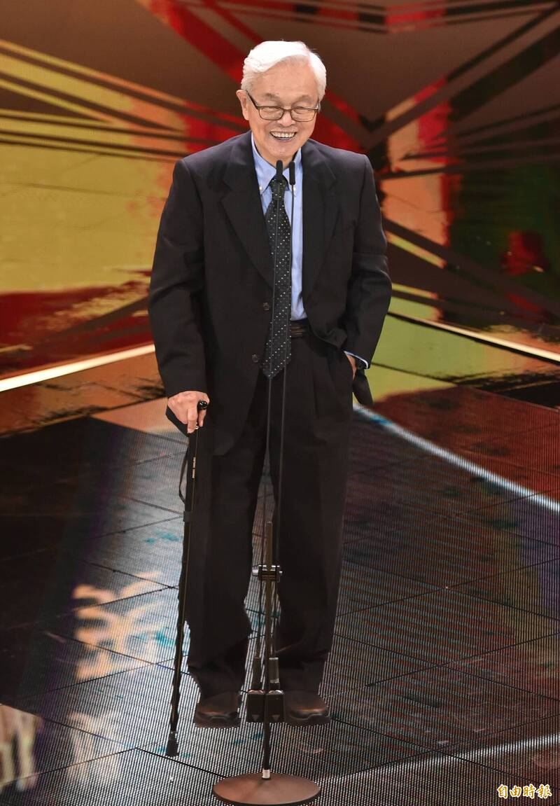 影壇痛失巨擘！95歲「賴桑」賴成英辭世 拄杖登金馬成追憶