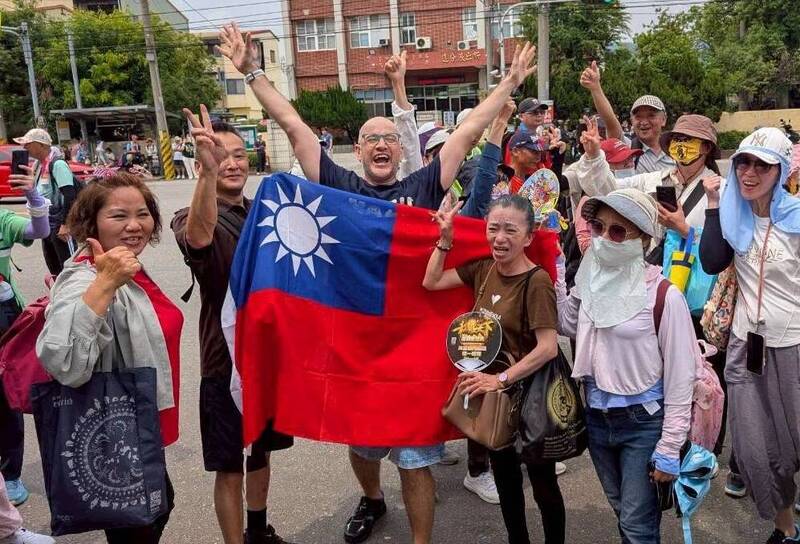 大甲媽遶境吳鳳等2小時扛轎 感動再發聲