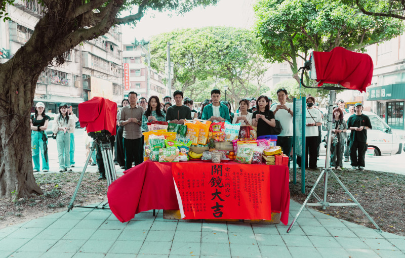 《洞穴》舉行開鏡儀式，預計明年上映。（華納兄弟提供）