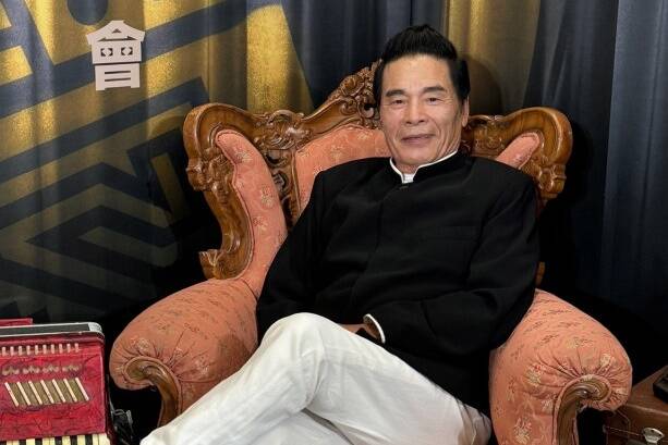 78歲雷洪昔擁1妻5妾   脊椎壓迫急動刀住院剩1人陪