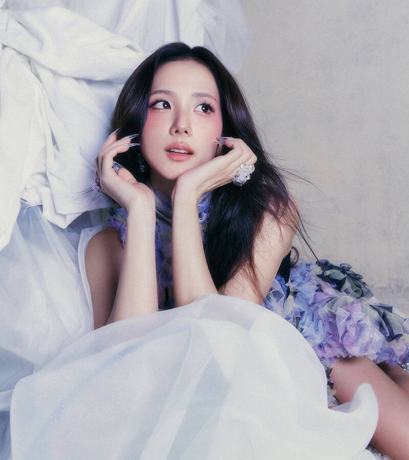 親哥出事連帶挨轟！Jisoo童年往事被翻出 被親戚嘲諷：他們叫我猴子