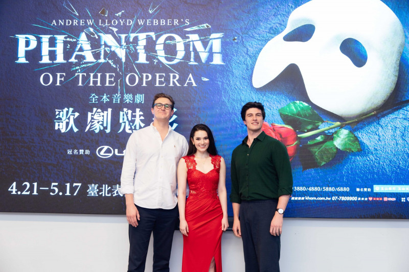 《歌劇魅影》後台曝光！一場演出動員百人真相太狂