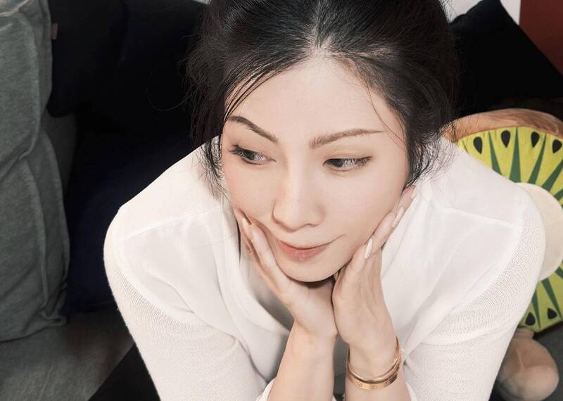 KIMIKO漫步街頭  爆被民眾大發雷霆指責「好命」