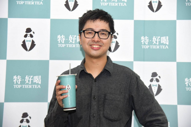 丁特準備50倍補償＋巨大版金卡現身法院  結局傻眼大反轉