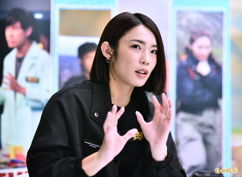 女星登山遇驚魂！宇宙揭萬用自救法 野外升狼煙有訣竅