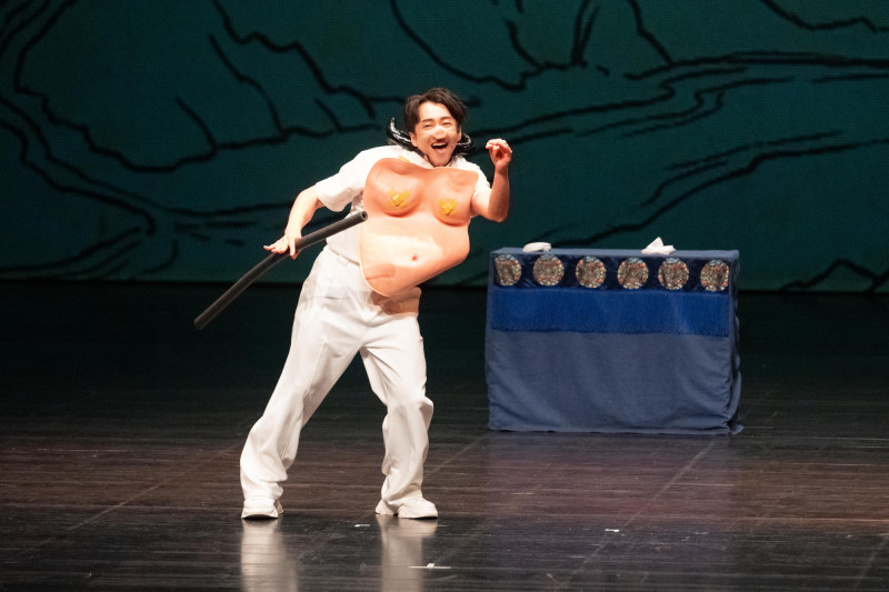 陳漢典在《壹加一剛好比三小》搞笑扮演豬八戒。（嚞娛樂提供）