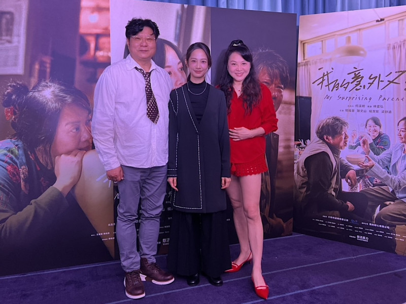 媽媽2月因腦溢血猝逝....陳文山淚崩選「離家10分鐘靈骨塔」