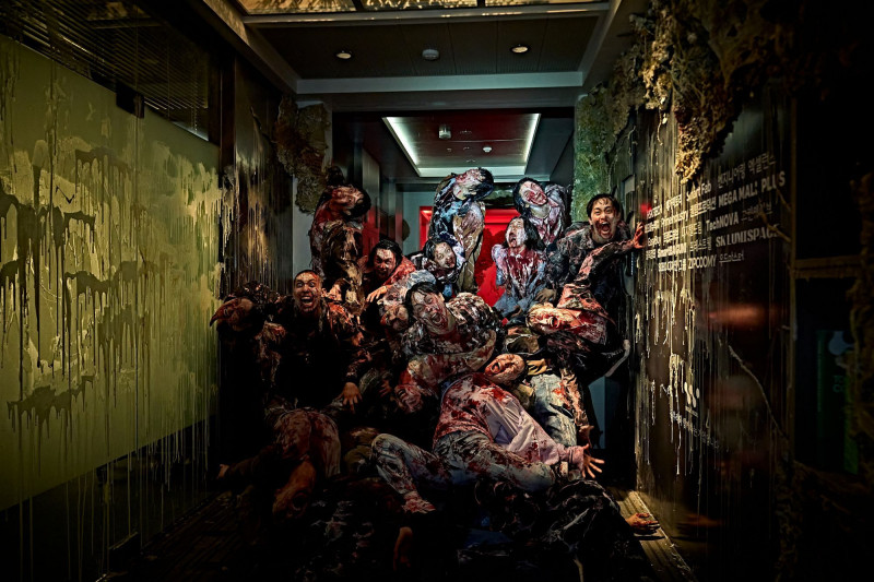 《群體》的喪屍升級成群體合作的物種。（翻攝自X）