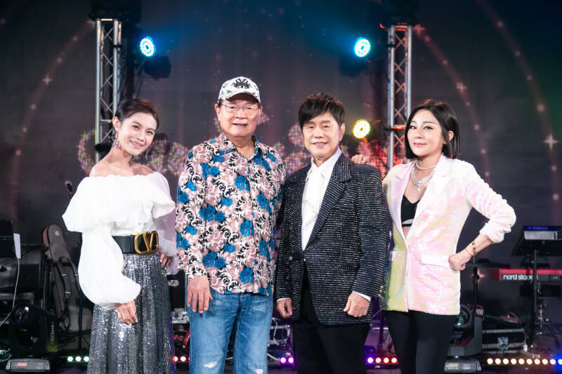 「夫妻同框」沒離婚！ 宮廟捐款驚見NONO朱海君聯名