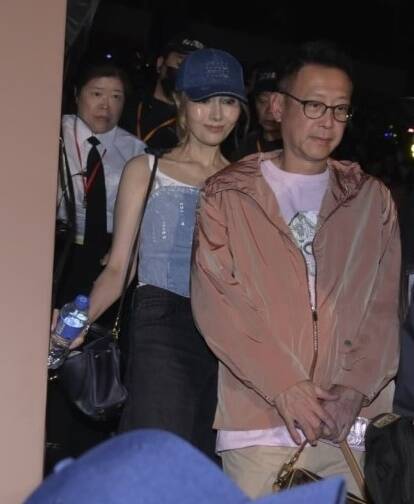 最美港姐李嘉欣看草蜢演唱會  胞姊偕富商老公罕露面