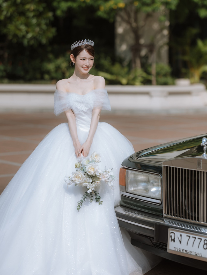 矢作穗香曬出絕美婚紗照。（翻攝自IG）