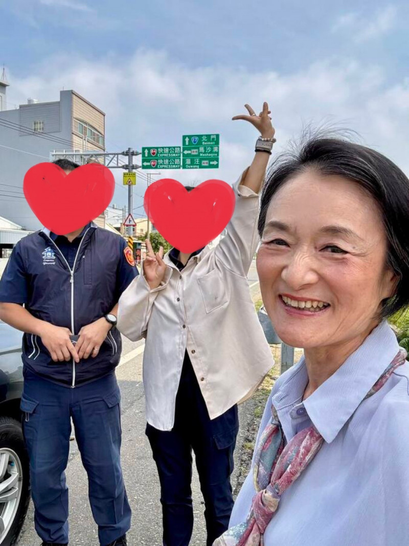 台南女警殞命...靈堂照「大眼慧黠、燦笑開朗」 譚艾珍淚揭：家屬輪流痛哭