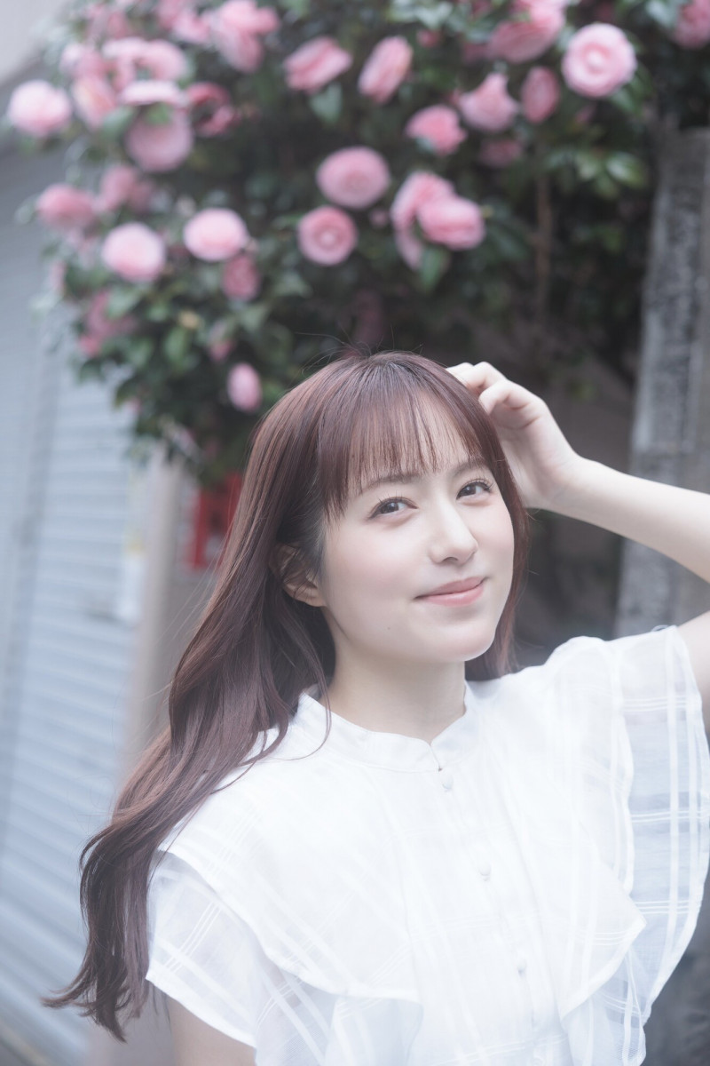 矢埜愛茉以AV女優身分出道2年半，宣布引退。（翻攝自X）