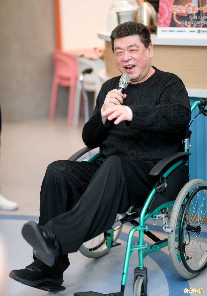 孫德榮血壓飆到203！醫護攔不住...他出院喊：要死在舞台上