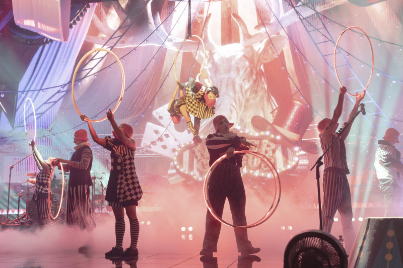 麋先生感謝馬戲表演團隊Eye Catching Circus創造驚喜。（相信音樂提供）
