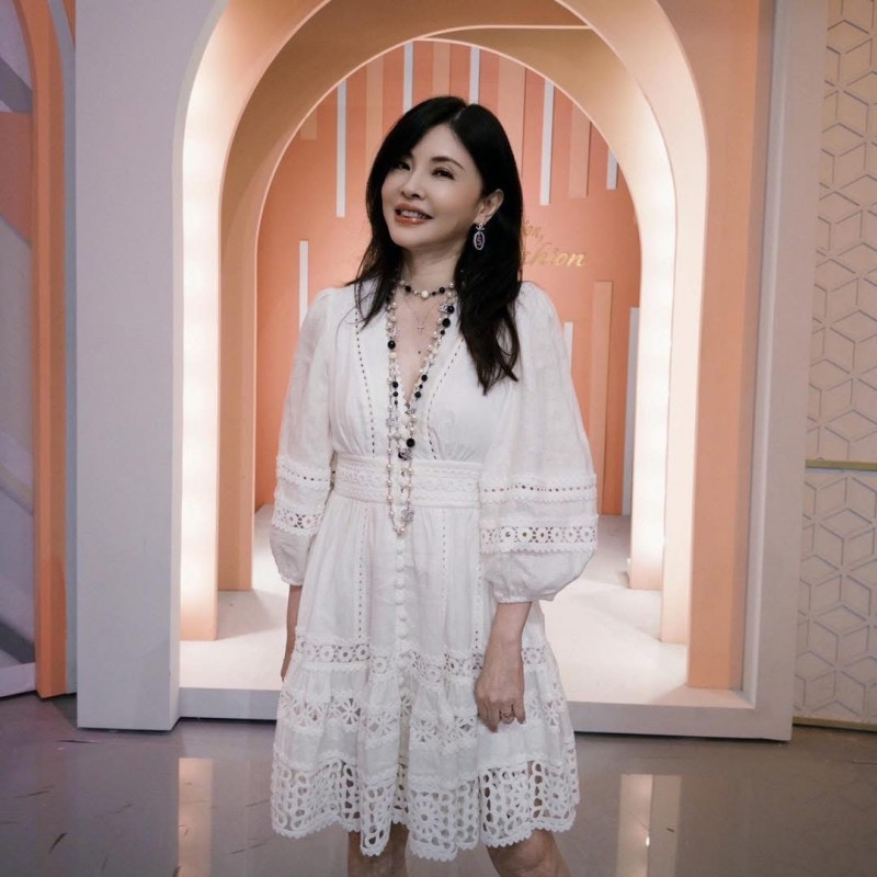 人生最糟的時刻！何如芸強撐演出「媽媽卻在ICU」