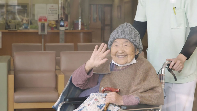 (影)104歲還能獨居!日本「超級奶奶」爆紅 一舉動逼哭觀眾