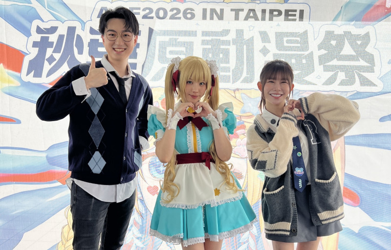 江大成與阿樂獨家專訪日本最強Coser Enako。（《新電玩大觀園》提供）