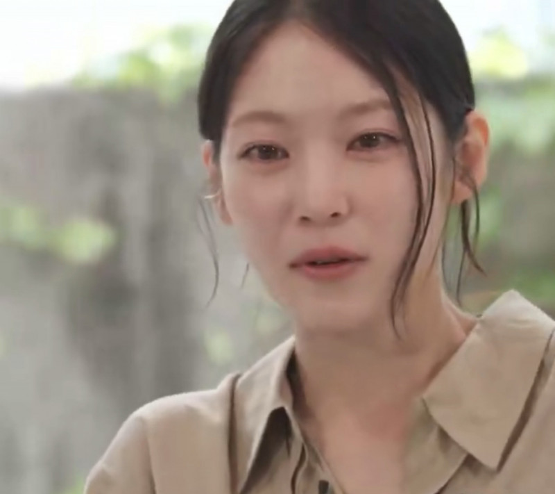 定延姊姊孔升妍聽到妹妹的一番真情告白，忍不住紅了眼眶。（翻攝自YouTube）