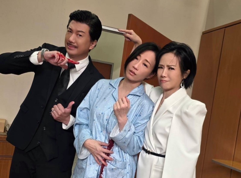 吳皓昇（左）坦言看到劇本時又興奮又難過，中為潘奕如、右為陳仙梅。（民視提供）