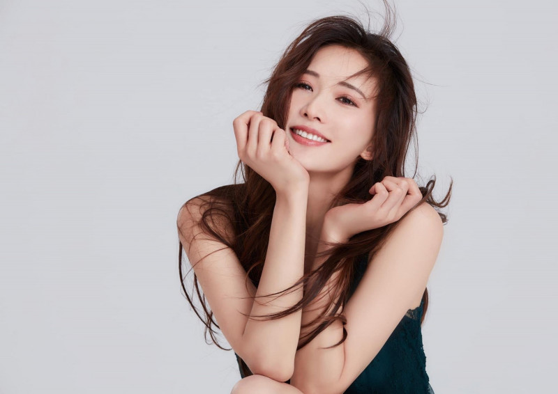 林志玲待人處世謙和有禮，在各界皆人見人愛。（翻攝自臉書）