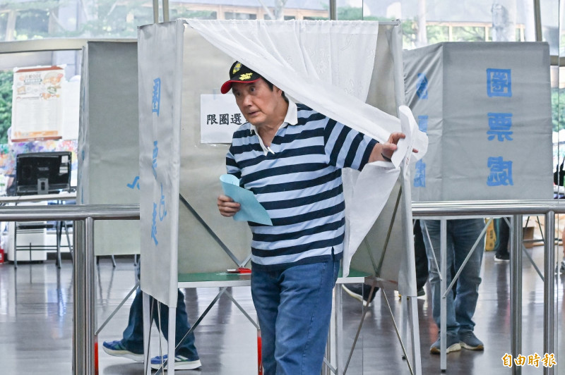 馬英九遭妻姊聯手「奪話語權」?網酸:一個英九,各自表述