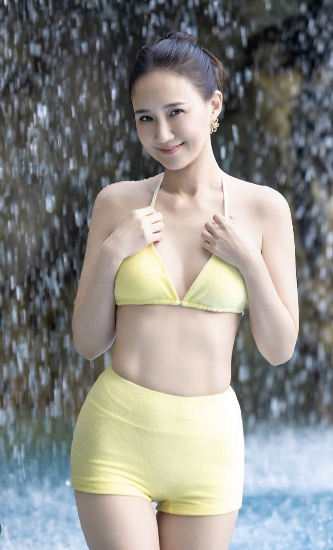 49歲何妤玟罕見脫了!比基尼辣照流出 驚吐「不要放棄自己」