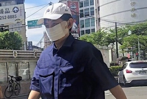 黃子佼出庭遭狠酸「過街老鼠」 網見口罩秒聯想黏鼠板