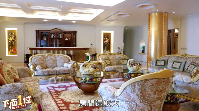 阿拉伯宮內裝潢豪華。（翻攝自YT）