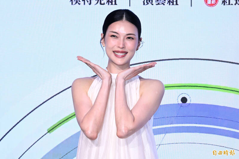 時差太累惹禍!名模王思偉台北街頭慘「仆街」 大字形趴地…傷口深見白色組織液