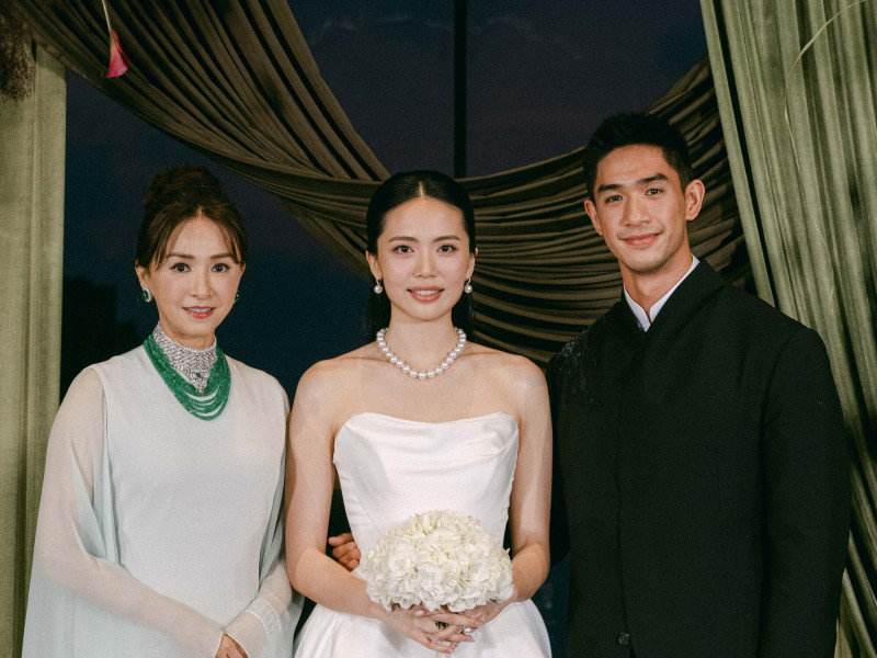 58歲美魔女娶媳婦!網見超凍齡嚇呆:誰才是新娘